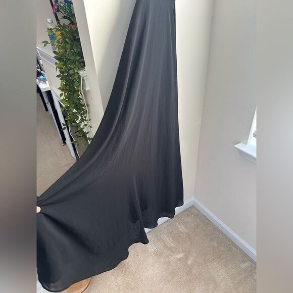 Black full length goth flowy backless maxi dress - Picture 8 of 13